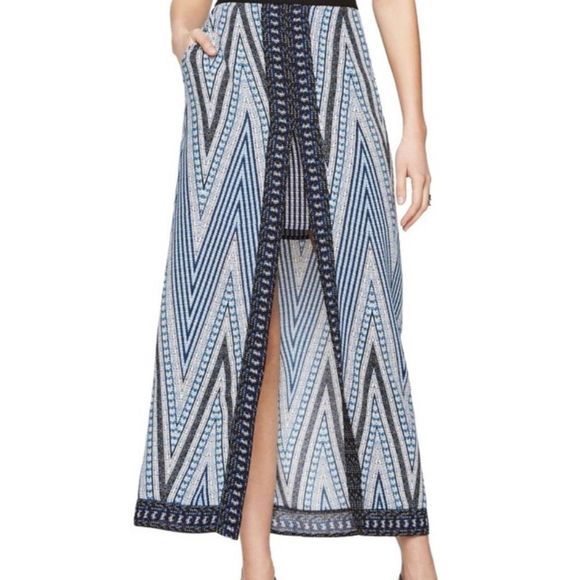 BCBGMaxAzria Jane Blue Chevron Print Two-Level Skirt in Blue Sphere size XXS NWT - Picture 1 of 13